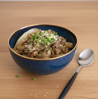 Asiatisch angehauchter Weißkohl-Hackfleisch-Topf